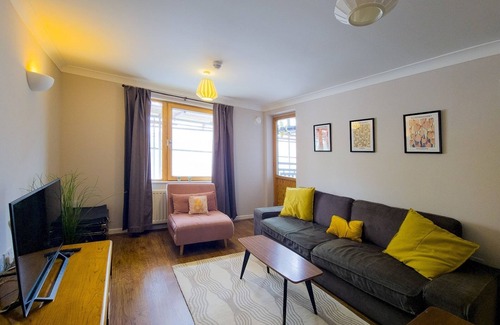 Stepney Green Apartment | Modern Flat with Great Transport Links IPassTheKey