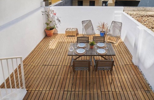 Lisbon Old Town Apartment | Modern Flat with large garden and terrace right next Estrela Park