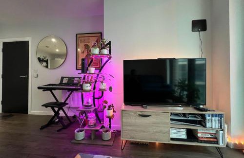 Whitechapel Apartment | Modern Flat With Spa & Gym In Prime Location