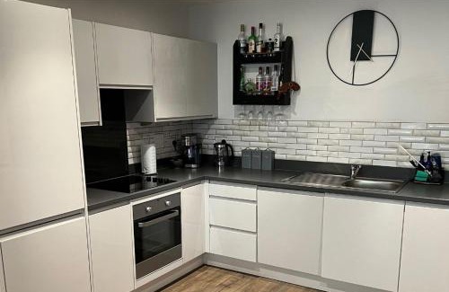 Whitechapel Apartment | Modern Flat With Spa & Gym In Prime Location