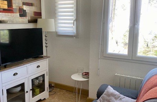 Amelie-les-Bains-Palalda Apartment | Modern F2 Apartment with Parking in Amélie-les-Bains, Sleeps 2