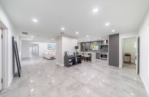 Sherman Oaks House | Modern Fulton Villa-7bdr
