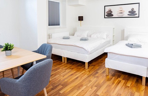 Steintor-Vorstadt Apartment | Modern furnished apartment for 8 persons directly at Rostock main station.