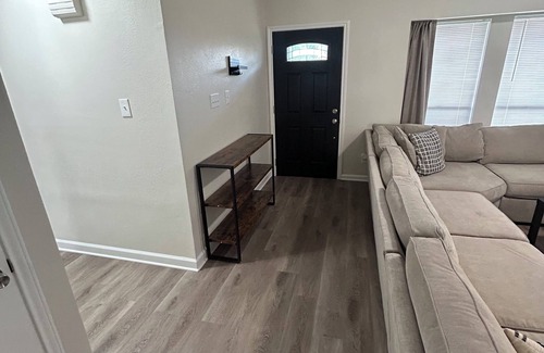 Kessler Condo | Modern Furnished Apartment in Prime Dallas Location