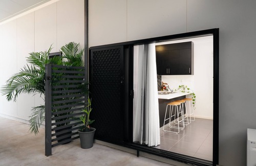 Muirhead Apartment | Modern Furnished Guesthouse