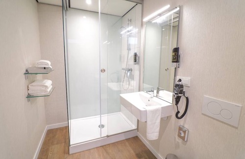 Alkmaar Hotel | Modern Furnishings in Historic Cell Room