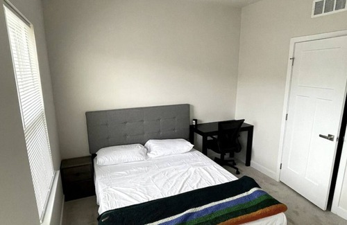 Glen Burnie House | Modern gateway near BWI/DC