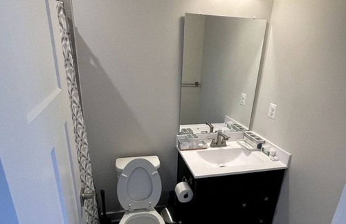 Glen Burnie House | Modern gateway near BWI/DC