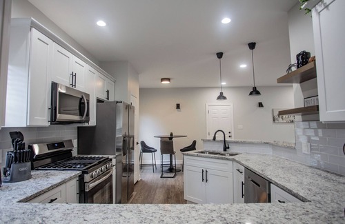 Mechanicsville House | Modern Getaway! Centrally Located & Family Friendly