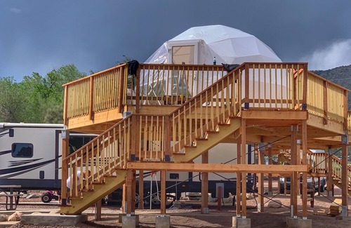 Canon City RV Rental | Modern Glamping Dome Mountain View Deck Near Downtown Cañon City