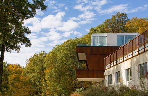 Putnam Valley House | Modern glass home on a private Mountain. Wonderful for families or group retreat
