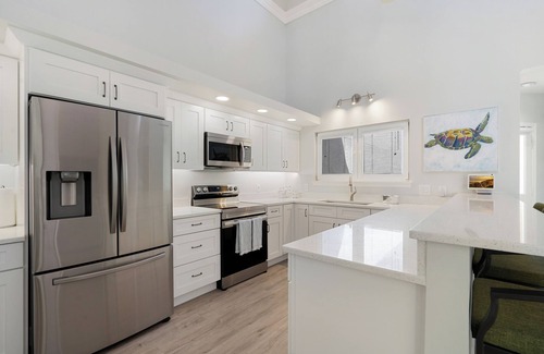 Grand Harbor House | Modern Grand Harbor Townhome Golf Views + Screened Lanai 2BR/2.5BA 1-Garage