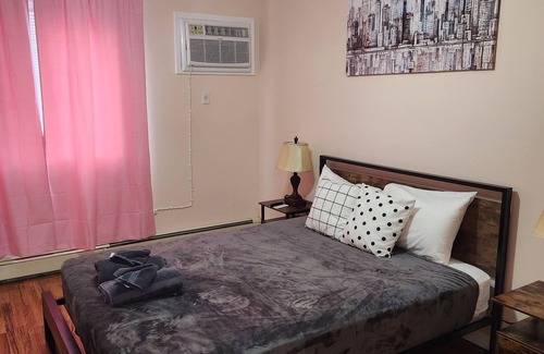 East New York House | Modern Grey Spacious4Bed with Free Wine