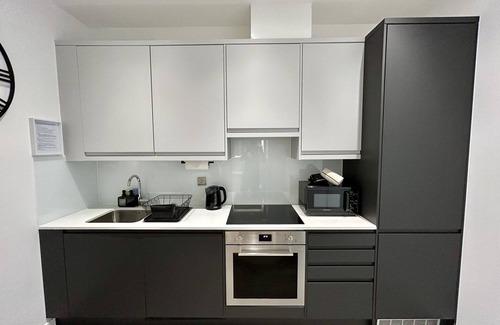 Runnymede Apartment | Modern Ground floor Apartment with Parking