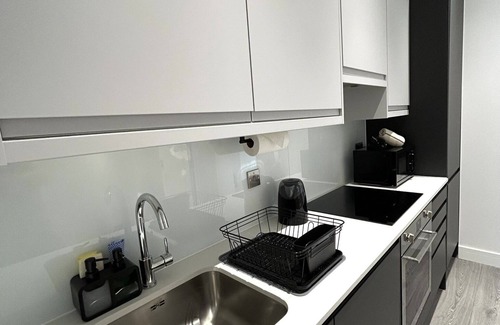 Runnymede Apartment | Modern Ground floor Apartment with Parking