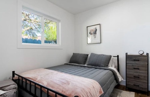 Concord House | Modern Guest House w/2 Bedroom & 1bath