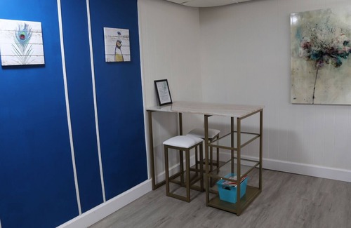 Concord Apartment | Modern Guest Suite w/ Full Kitchen & Private Patio