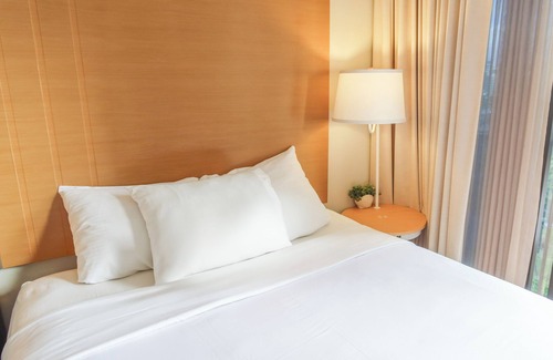 Waikiki Hotel | Modern Hawaiian Waikiki Studio - 2 Queen Beds - 5 min to beach!