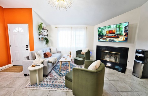 Hawthorne House | Modern Hideaway - Hot Tub + 420 Friendly Patio - Near LAX, Beach + SoFi