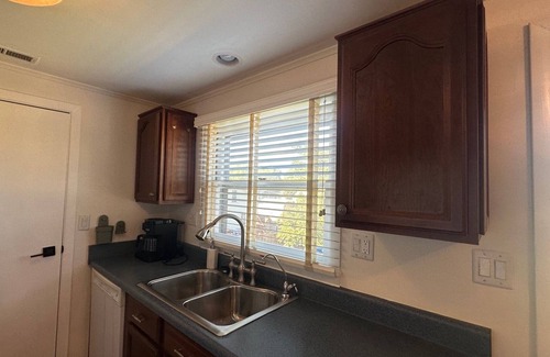 Annapolis House | Modern Hideaway Near Downtown Annapolis and close to the U.S. Naval Academy