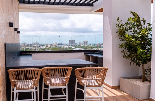 Santo Domingo Apartment | Modern High Floor Oasis in Santo Domingo - City Center