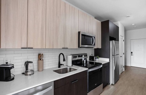 Mile Square Apartment | Modern High-Rise in Indy