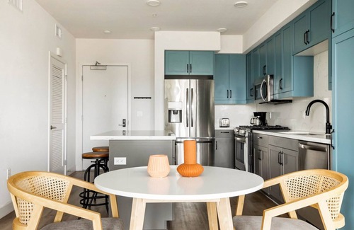 Hillcrest Apartment | Modern Hillcrest 1BR w/Gym, W/D & Pool, nr bars & shops, by Blueground