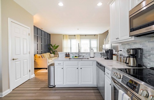 Midtown House | Modern & Hip 2BD Apt in Central Brush Park!