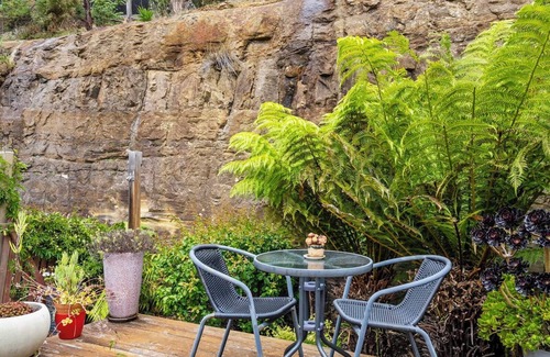 West Hobart House | Modern Hobart Townhouse with Parking 2 Bed 2 Bath
