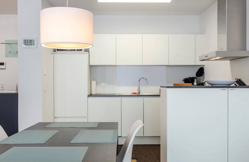 Ueberlingen Apartment | Modern Holiday Apartment "Alex" with Wi-Fi and Balcony