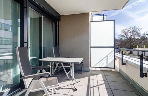 Ueberlingen Apartment | Modern Holiday Apartment "Alex" with Wi-Fi and Balcony