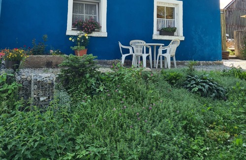 Muenchberg House | Modern holiday apartment on the farm with a fireplace and free WiFi