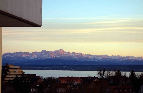 Meersburg Apartment | Modern Holiday Apartment "Alex" with Wi-Fi and Balcony