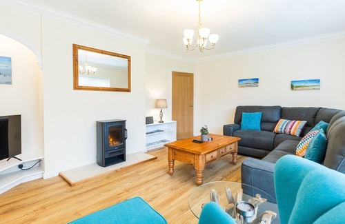 Cardigan House | Modern Holiday Cottage - Perfectly placed for visiting Cardigan Town & exploring the coastline