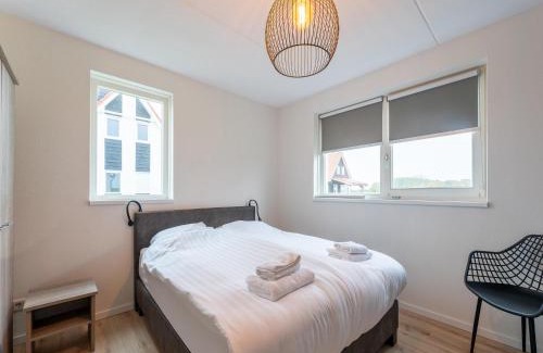 Scherpenisse House | Modern holiday home by the sea with sauna