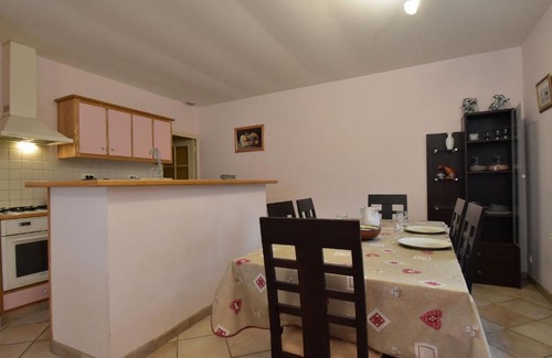 Pays-de-Belves House | Modern Holiday Home in Belv s with swimming pool