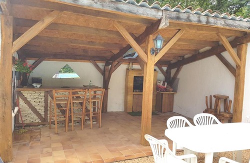 Pays-de-Belves House | Modern Holiday Home in Belv s with swimming pool