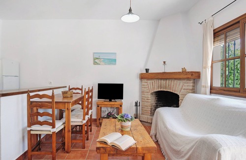 Zahora House | Modern holiday home in idyllic location - Villa La Quinta de Maria Luisa 2