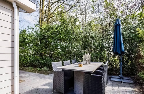Reutum House | Modern Holiday Home in Reutum with Terrace