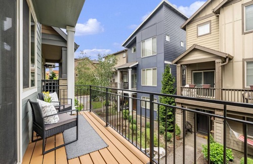 Cedar Hills House | Modern Home: 2BR, Office, 2.5 Bath Retreat