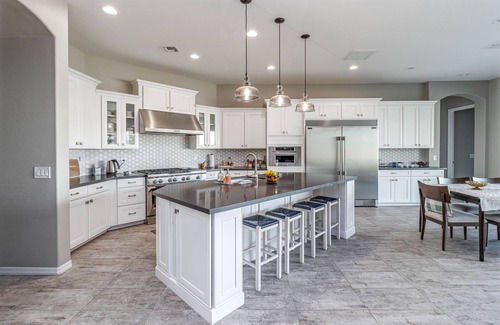Ahwatukee Foothills House | Modern home at the Phoenix South Mountain Park close to everything
