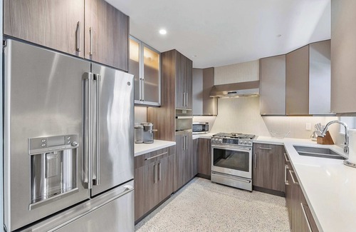 Coral Heights House | Modern Home in FTL! Hot Tub & Dogs Welcome!