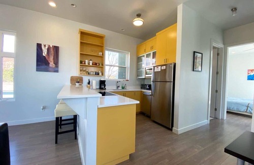 Kanab House | Modern Home in Kanab with Stargazing deck! Near Zion and Bryce! Pet Friendly!