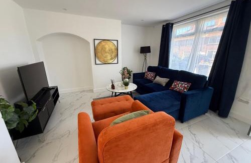 Hale House | Modern home in Mill Hill Free Parking and Garden