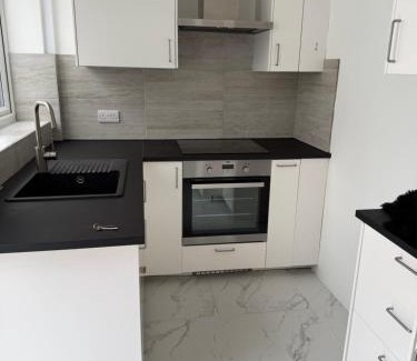 Hale House | Modern home in Mill Hill Free Parking and Garden