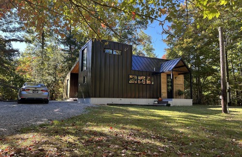 Muddy Pond House | Modern Home in Monterey Tennessee