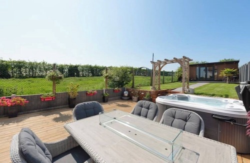 Wickhambreaux House | Modern Home in the Countryside