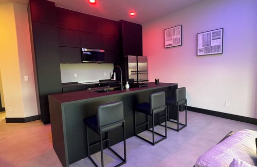 Central Oklahoma City House | Modern home in the Plaza District blend sleek design with luxury living.