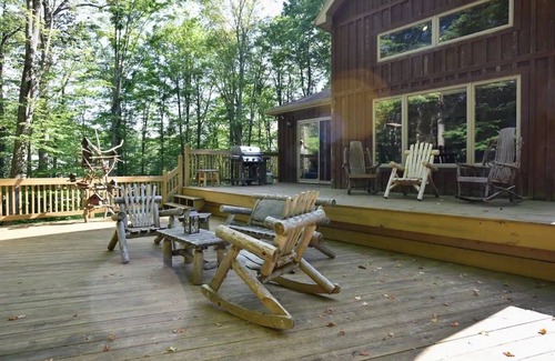 Somerset House | Modern Home in the Mountains- within walking distance to ski slopes!