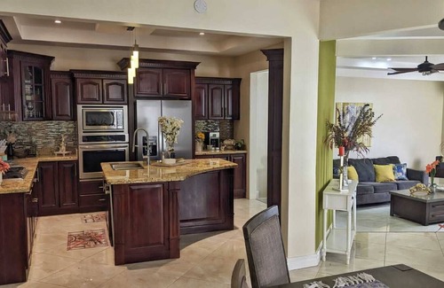 La Garita House | Modern home near airport. A/C . King & queen beds.